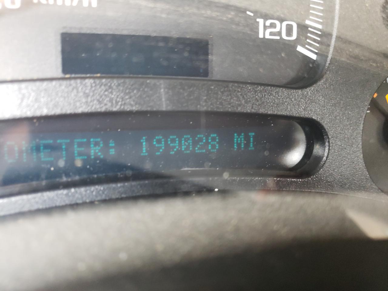 Photo 8 from auction – 2004 CHEVROLET SILVERADO with VIN 2GCEC19V841218084
