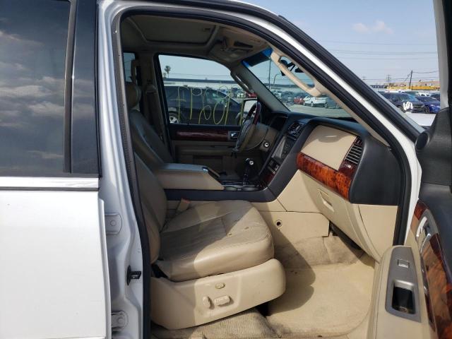 Photo 5 from auction – 2005 LINCOLN NAVIGATOR with VIN 5LMFU27595LJ04447