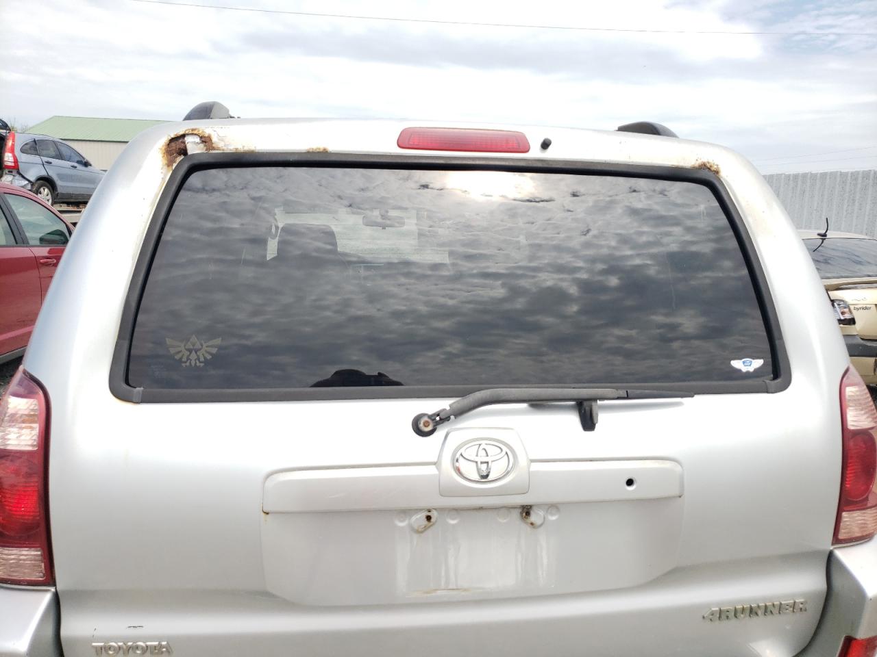 Photo 9 from auction – 2004 TOYOTA 4RUNNER SR with VIN JTEBU14R148028596
