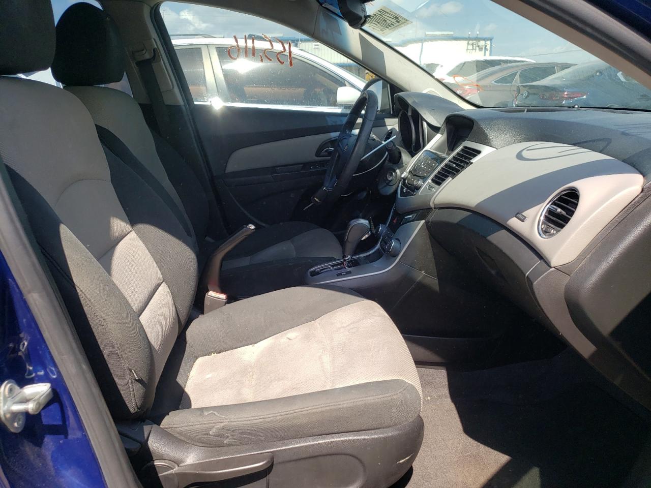 Photo 5 from auction – 2012 CHEVROLET CRUZE LS with VIN 1G1PC5SH5C7206229