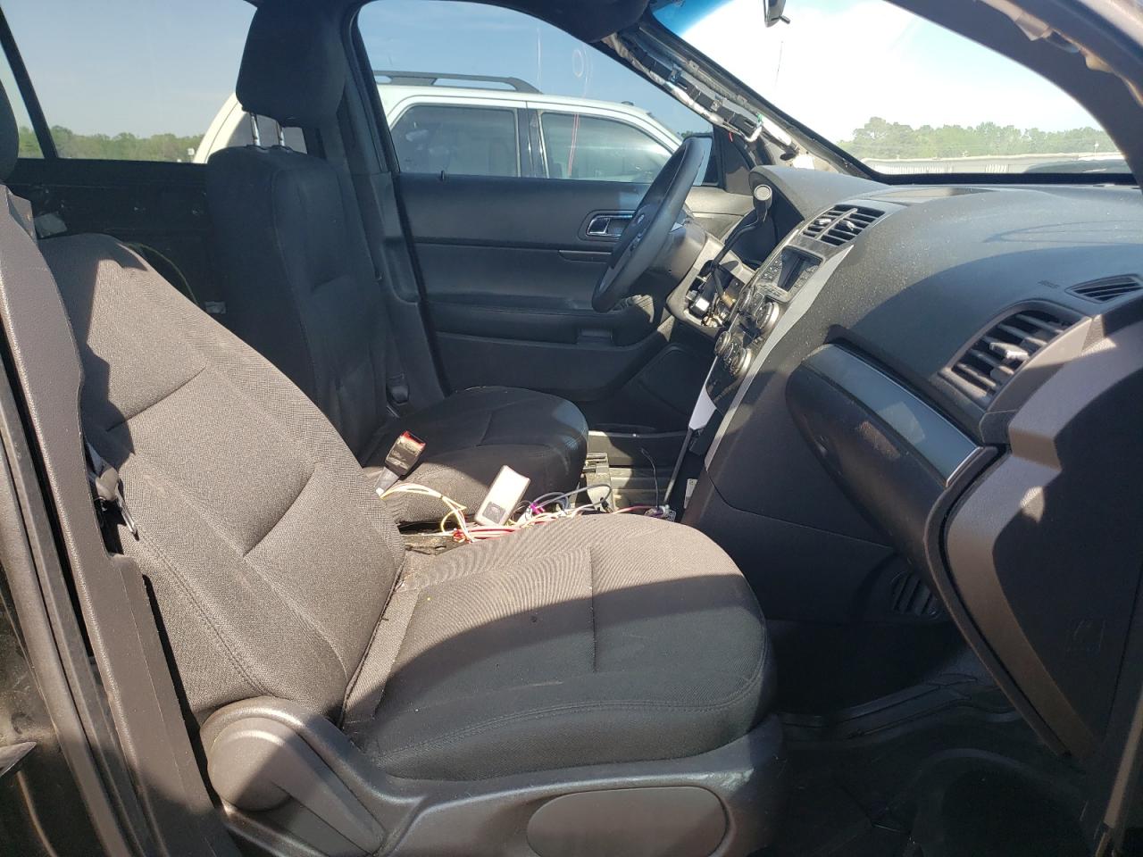 Photo 5 from auction – 2015 FORD EXPLORER P with VIN 1FM5K8AR6FGB91530
