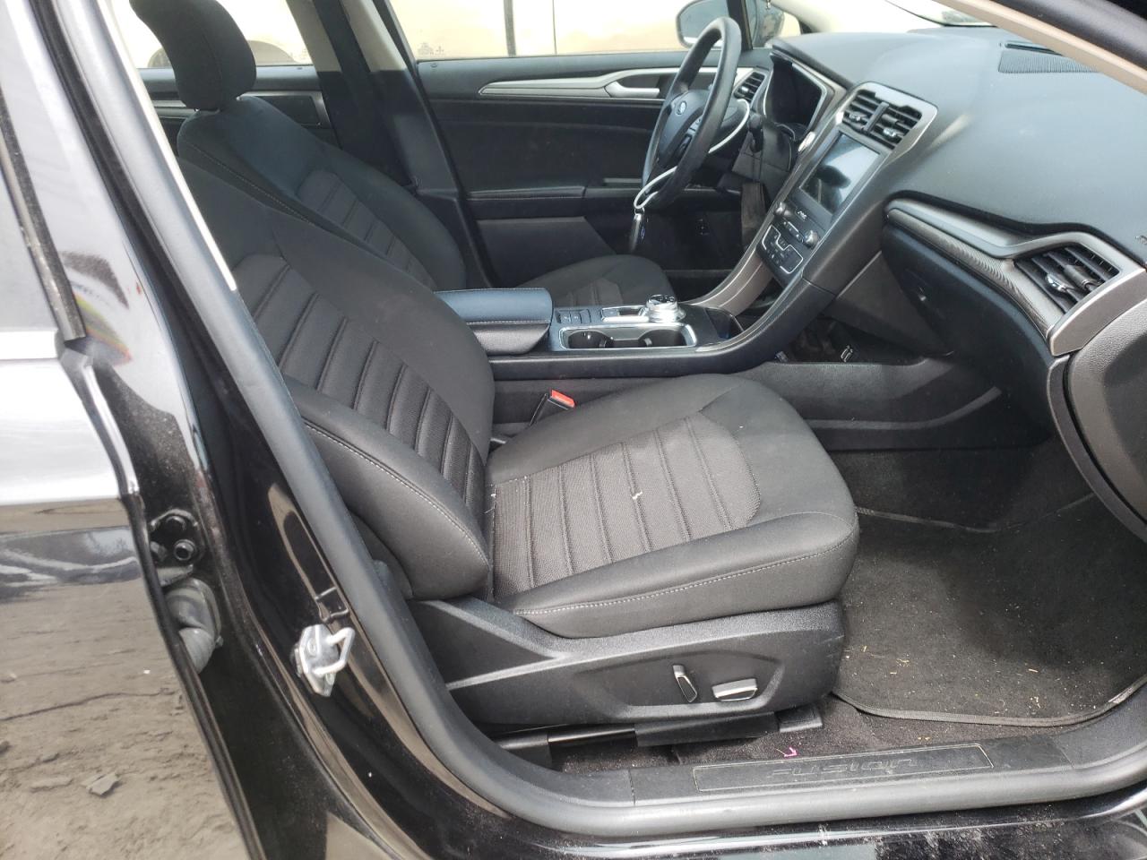 Photo 5 from auction – 2019 FORD FUSION SE with VIN 3FA6P0LU5KR238231
