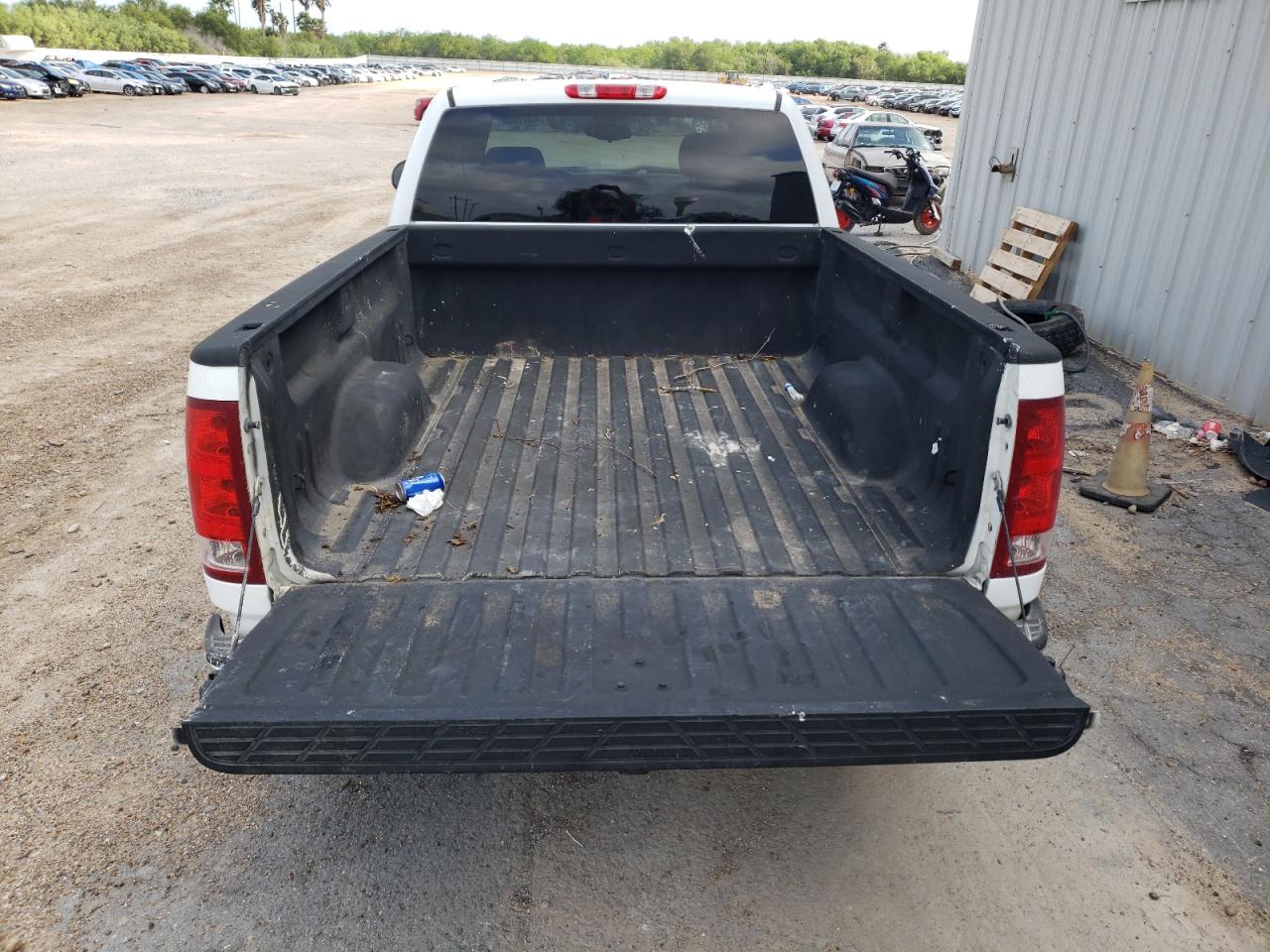 Photo 9 from auction – 2011 GMC SIERRA C15 with VIN 1GTR1VE09BZ257988