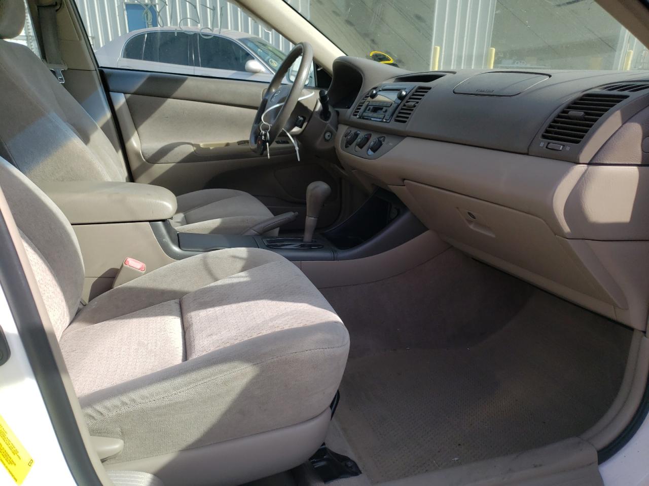 Photo 5 from auction – 2004 TOYOTA CAMRY LE with VIN 4T1BF30K74U080689