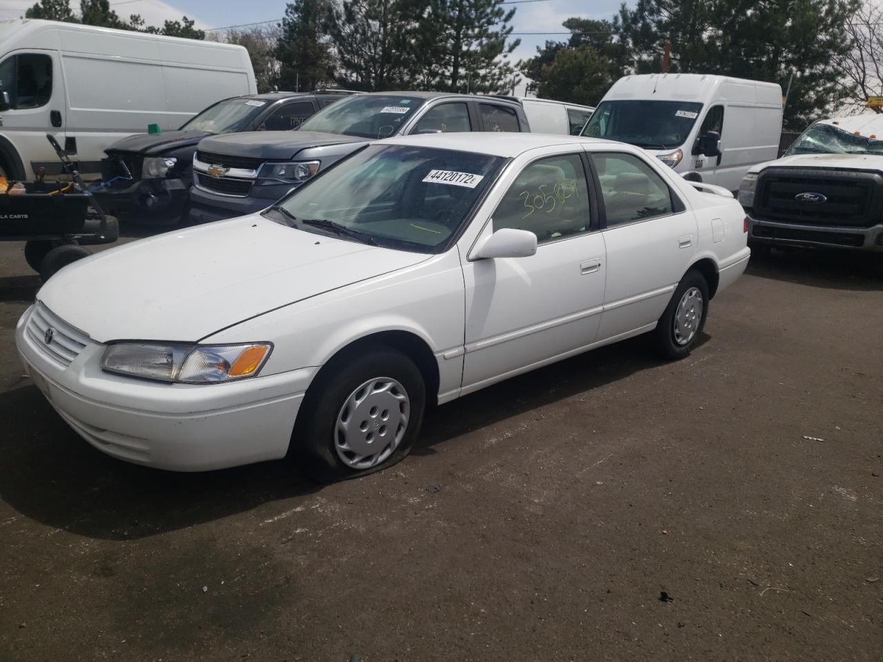 Photo 2 from auction – 1998 TOYOTA CAMRY CE with VIN JT2BG22K2W0255653