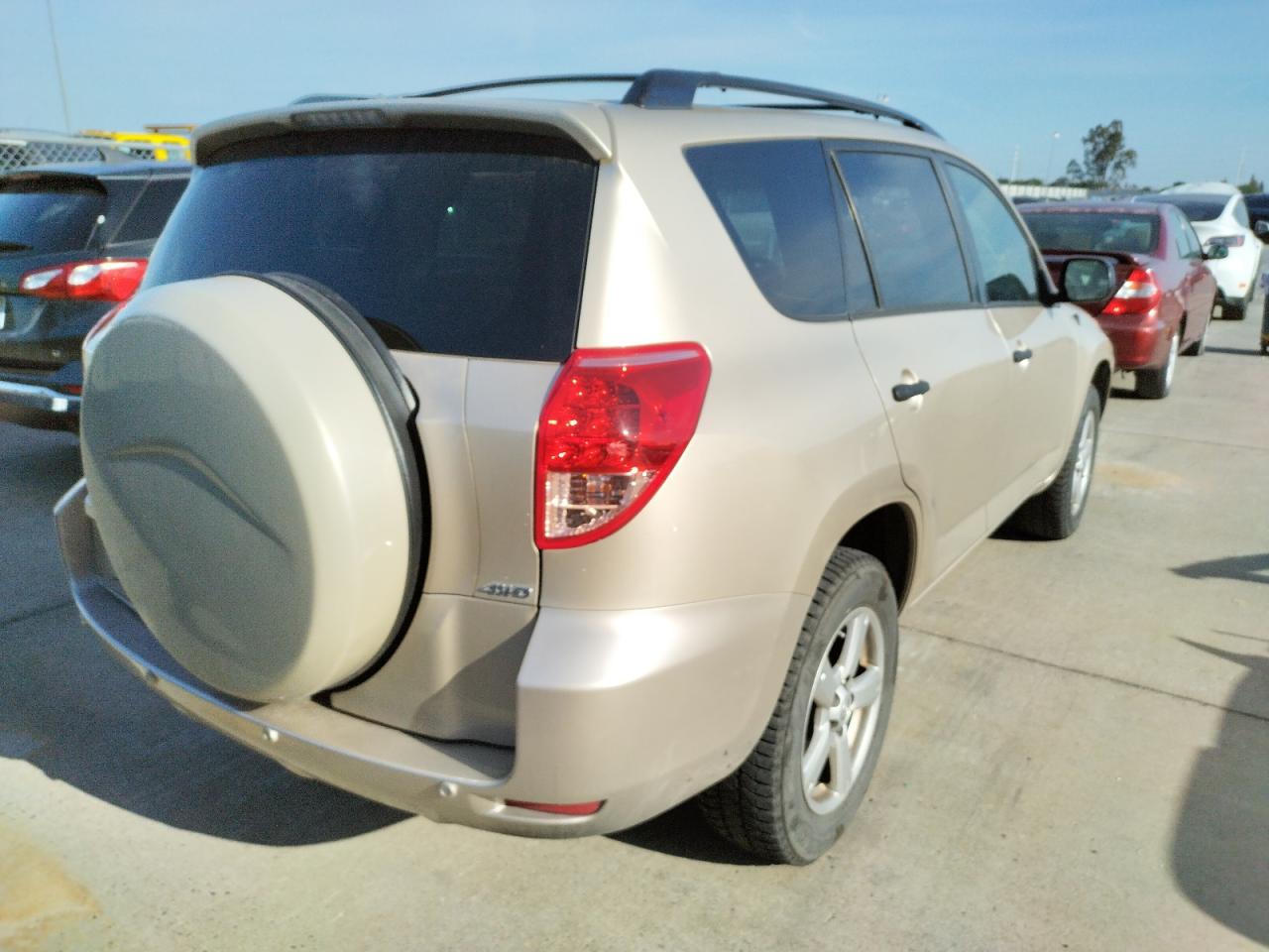 Photo 4 from auction – 2006 TOYOTA RAV4 with VIN JTMBD33VX65020841
