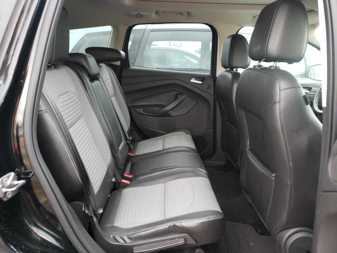 Photo 6 from auction – 2017 FORD ESCAPE SE with VIN 1FMCU0GD4HUE47313