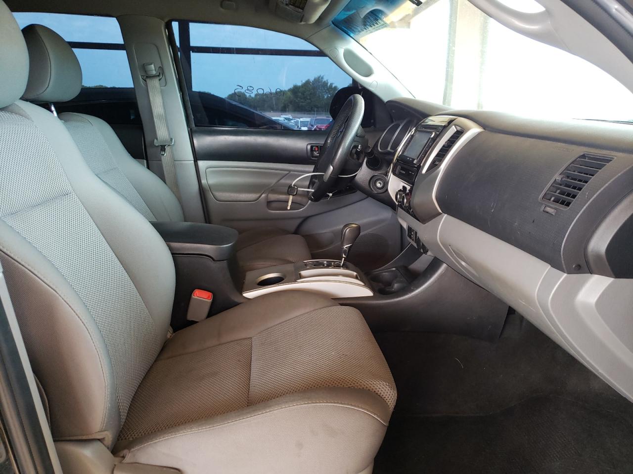 Photo 5 from auction – 2015 TOYOTA TACOMA DOU with VIN 5TFLU4EN6FX137053