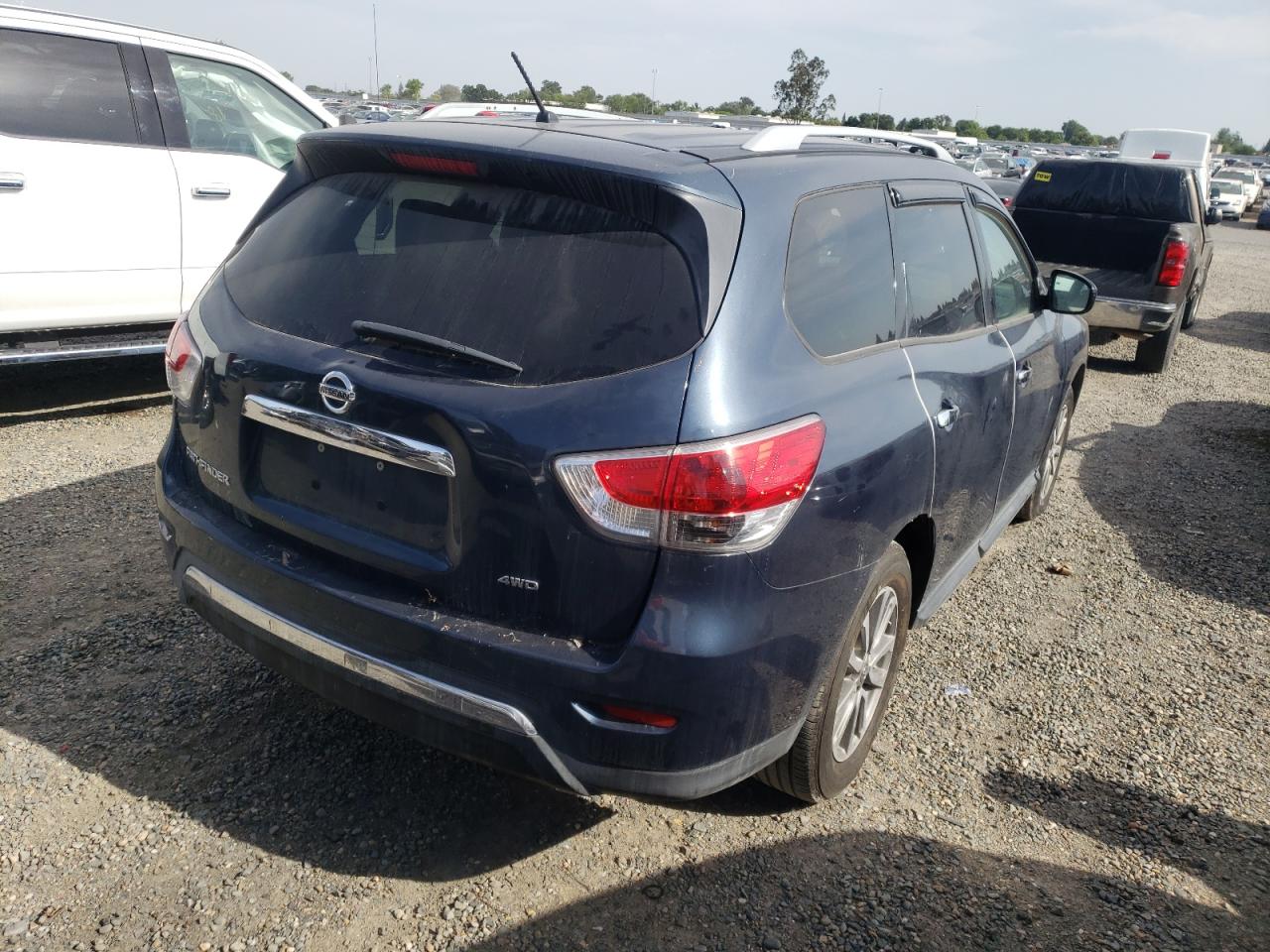 Photo 4 from auction – 2015 NISSAN PATHFINDER with VIN 5N1AR2MM5FC666602