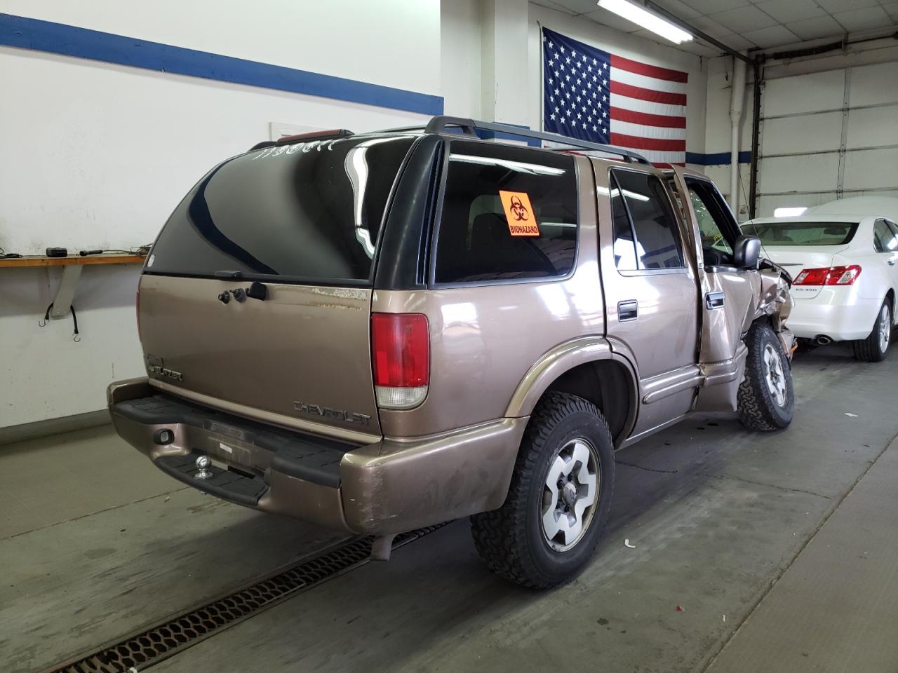 Photo 4 from auction – 2003 CHEVROLET BLAZER with VIN 1GNDT13X13K117335