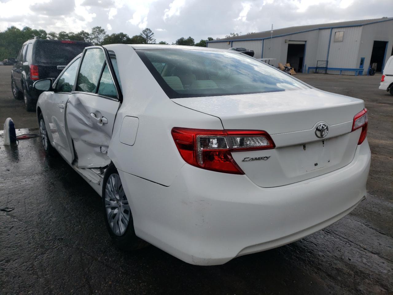 Photo 3 from auction – 2013 TOYOTA CAMRY L with VIN 4T1BF1FK8DU673618