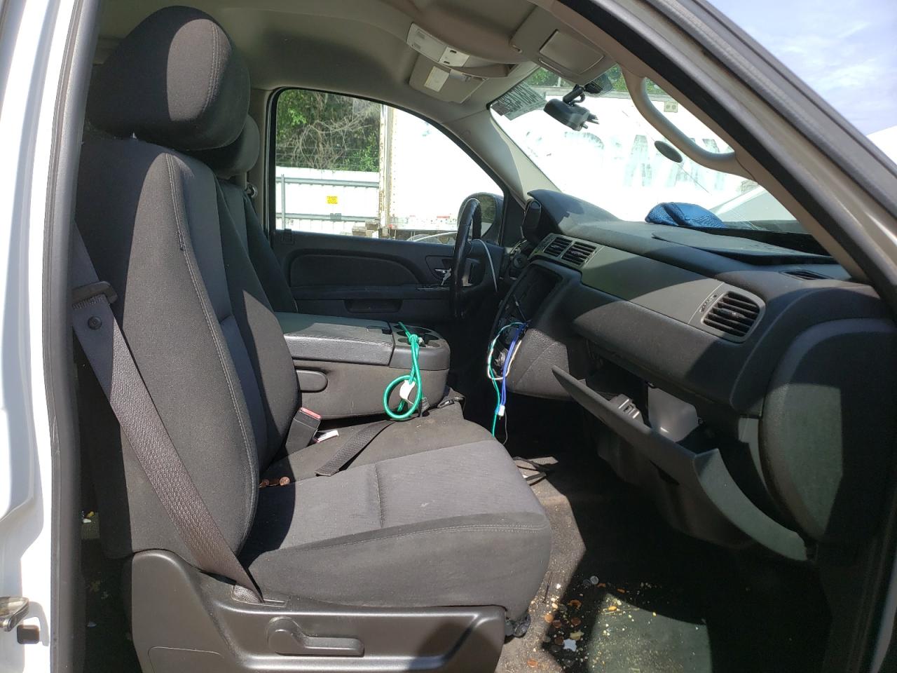 Photo 5 from auction – 2010 CHEVROLET AVALANCHE with VIN 3GNNCEE08AG266230
