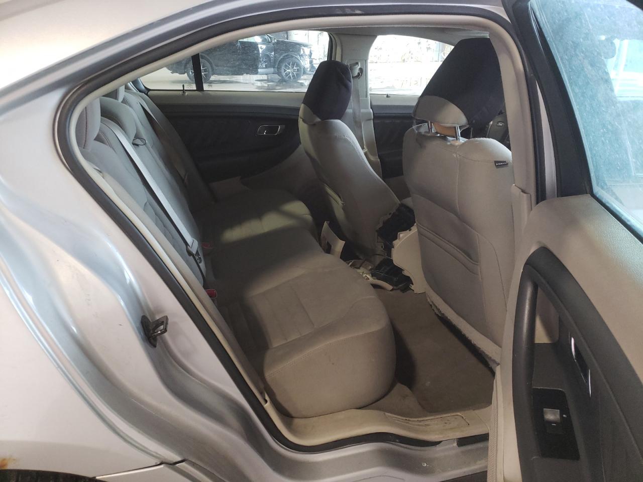 Photo 6 from auction – 2010 FORD TAURUS SE with VIN 1FAHP2DW7AG128954