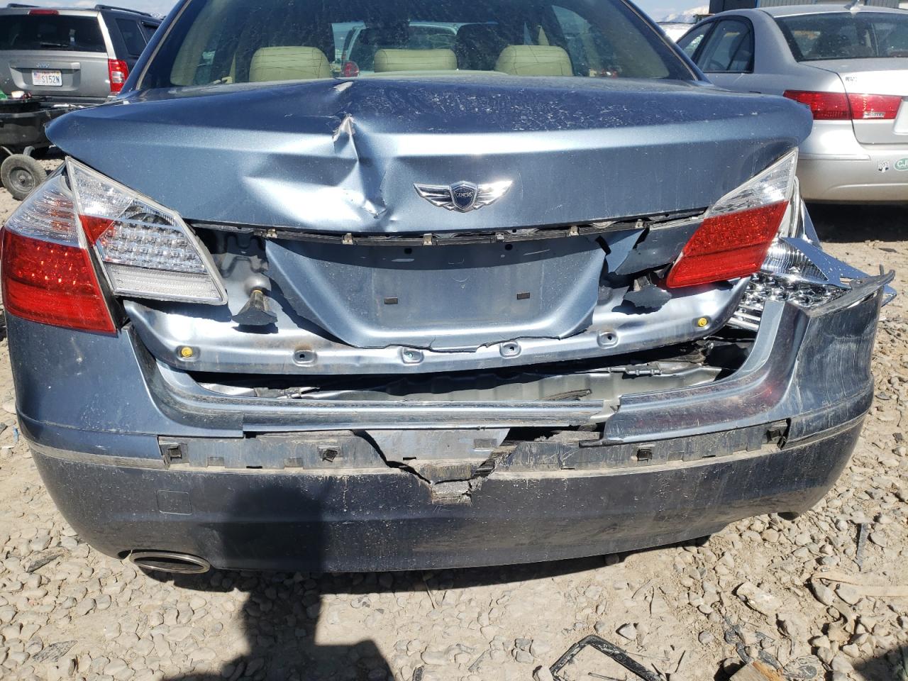 Photo 9 from auction – 2011 HYUNDAI GENESIS 3. with VIN KMHGC4DEXBU113805