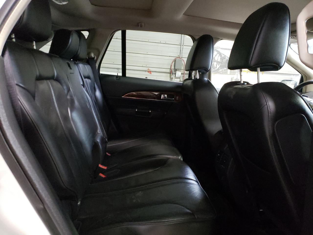 Photo 6 from auction – 2011 LINCOLN MKX with VIN 2LMDJ8JK7BBJ25821