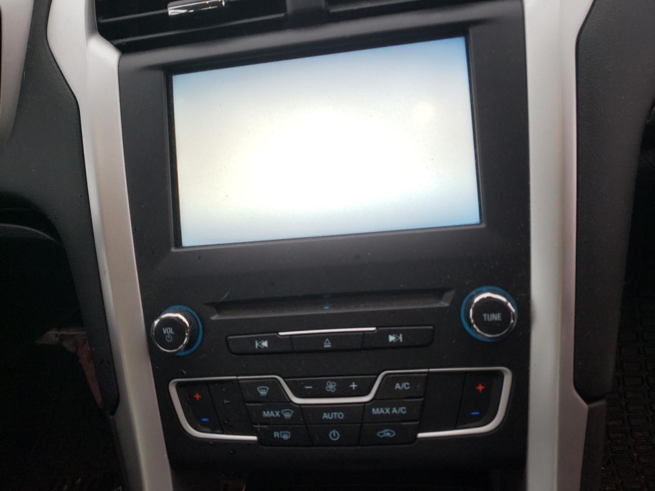 Photo 9 from auction – 2016 FORD FUSION SE with VIN 3FA6P0H72GR116291