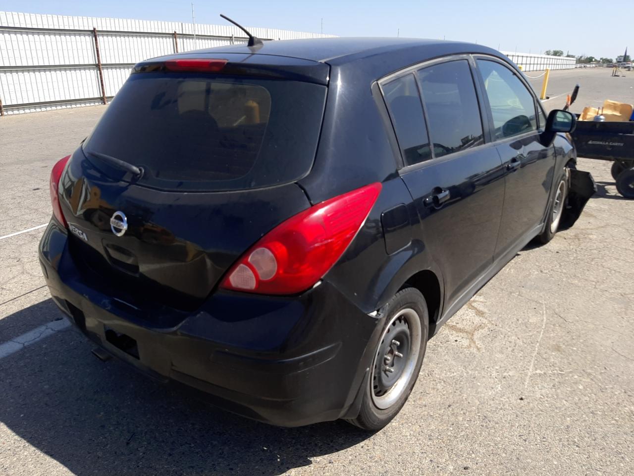 Photo 4 from auction – 2007 NISSAN VERSA S with VIN 3N1BC13E07L373679