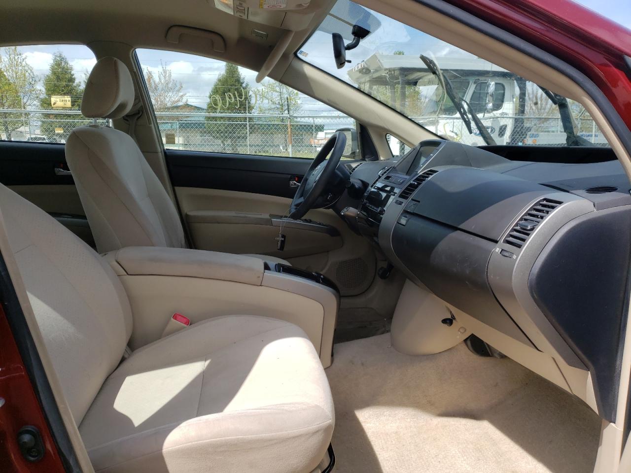 Photo 5 from auction – 2005 TOYOTA PRIUS with VIN JTDKB20U250128510