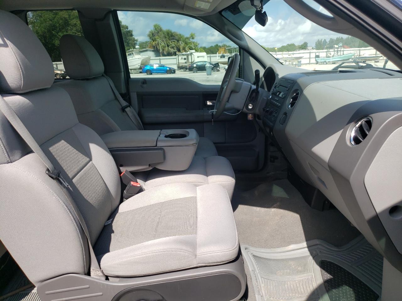 Photo 5 from auction – 2006 FORD F150 with VIN 1FTRX12W16FB71968