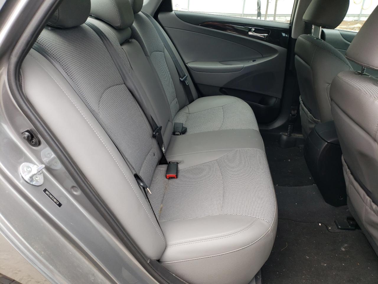 Photo 6 from auction – 2014 HYUNDAI SONATA SE with VIN 5NPEC4AC1EH861131