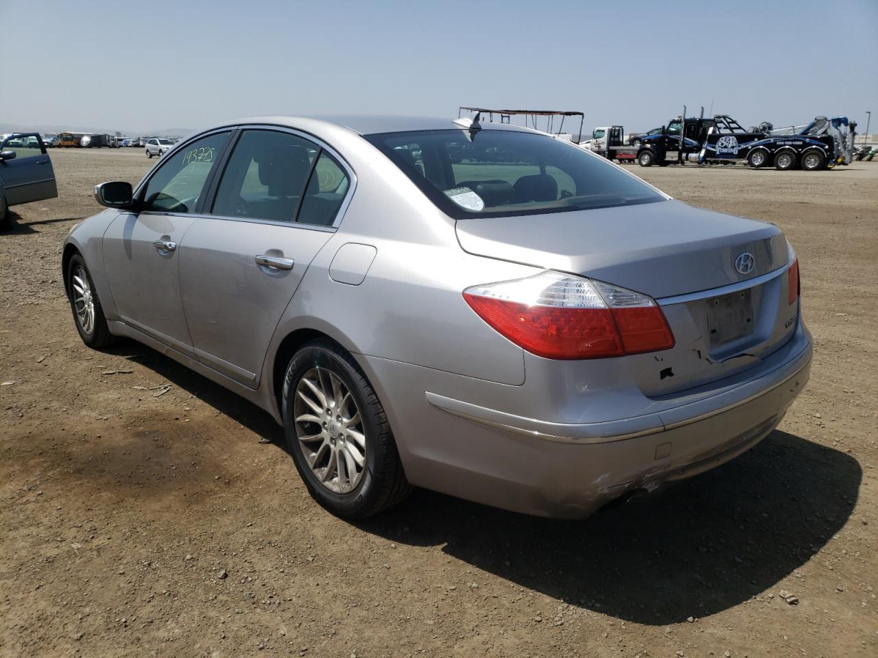 Photo 3 from auction – 2010 HYUNDAI GENESIS 3. with VIN KMHGC4DE5AU097589