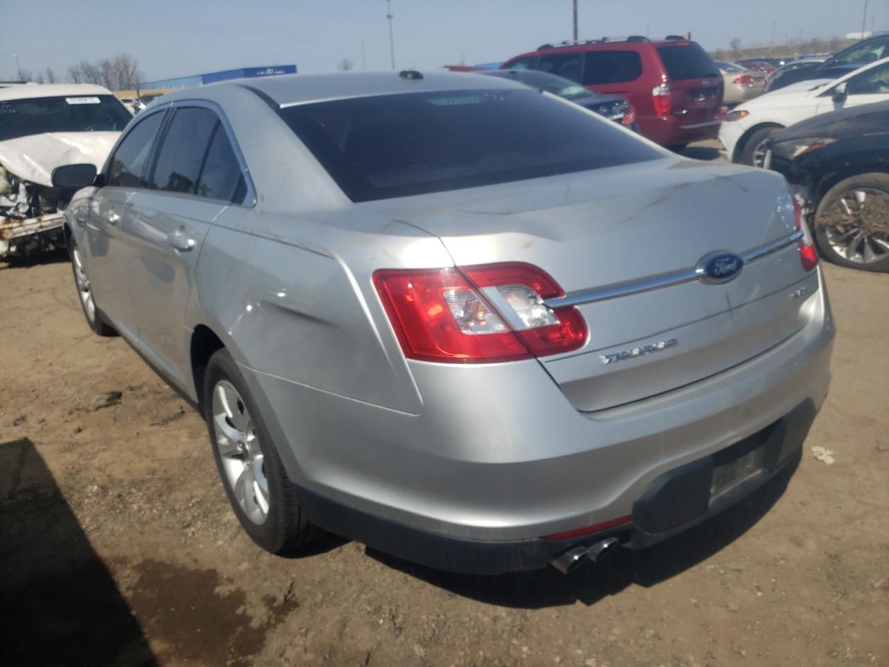 Photo 3 from auction – 2010 FORD TAURUS SEL with VIN 1FAHP2EW5AG114114