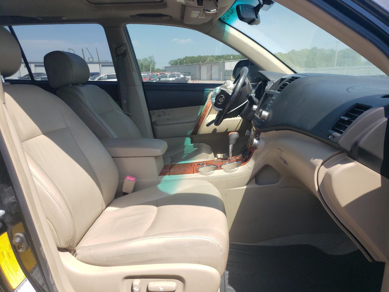 Foto 5 de la subasta – 2009 TOYOTA HIGHLANDER con VIN JTEES42A292123938