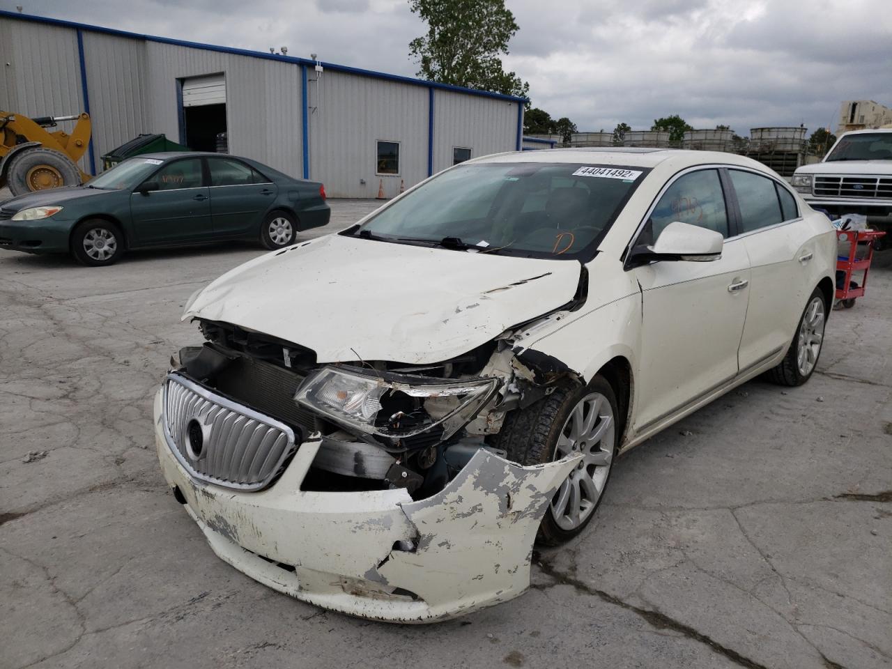 Photo 2 from auction – 2011 BUICK LACROSSE C with VIN 1G4GE5ED5BF239452
