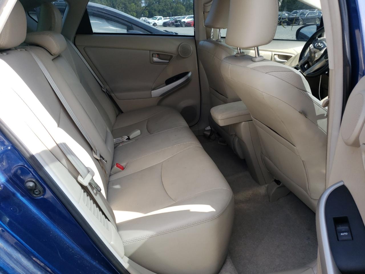 Photo 6 from auction – 2011 TOYOTA PRIUS with VIN JTDKN3DU0B1419861