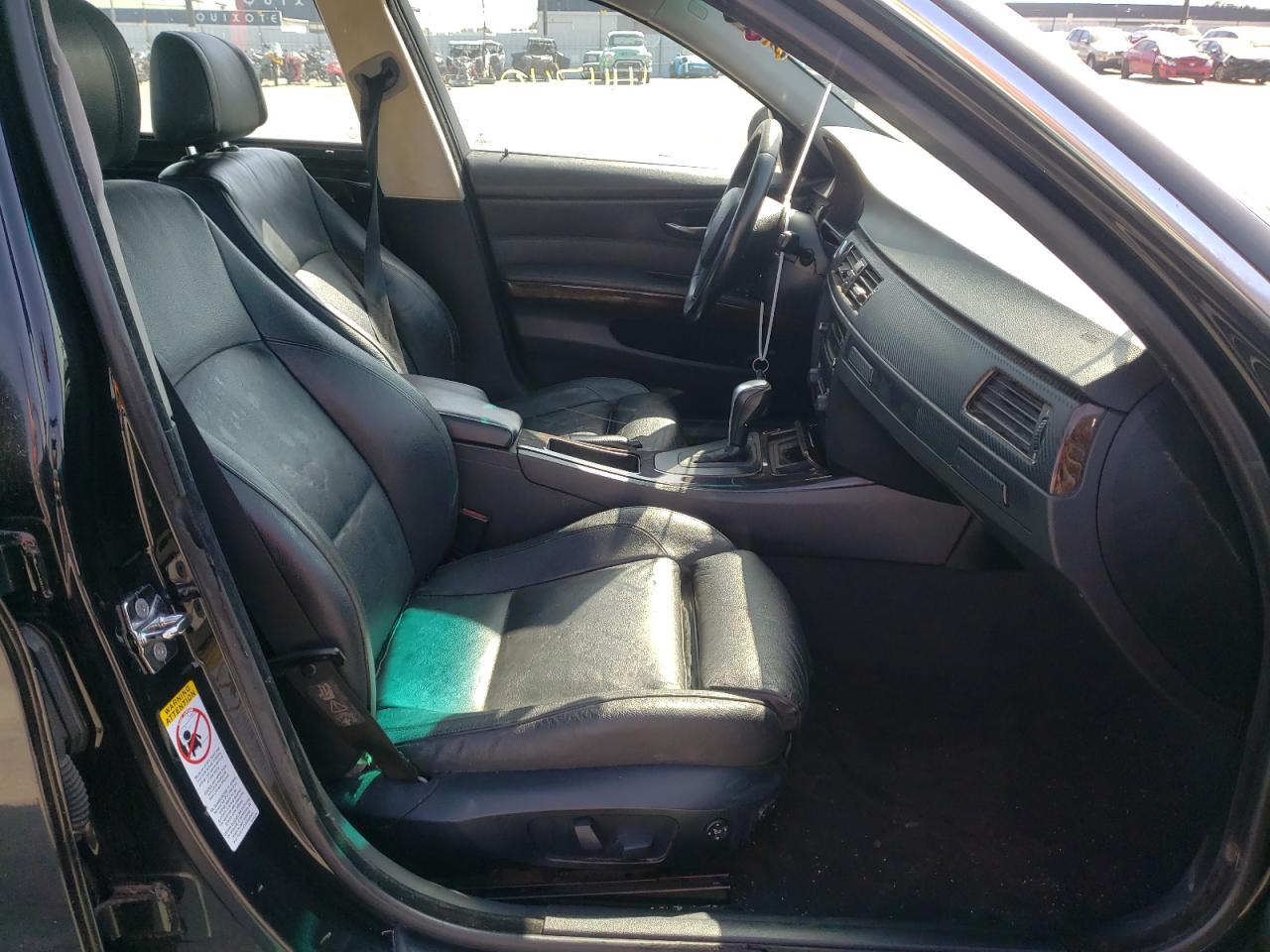 Photo 5 from auction – 2006 BMW 330 I with VIN WBAVB33536PS13420