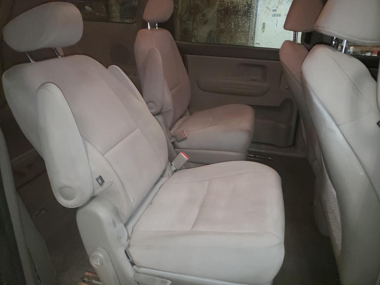 Photo 6 from auction – 2015 KIA SEDONA LX with VIN KNDMB5C13F6044741
