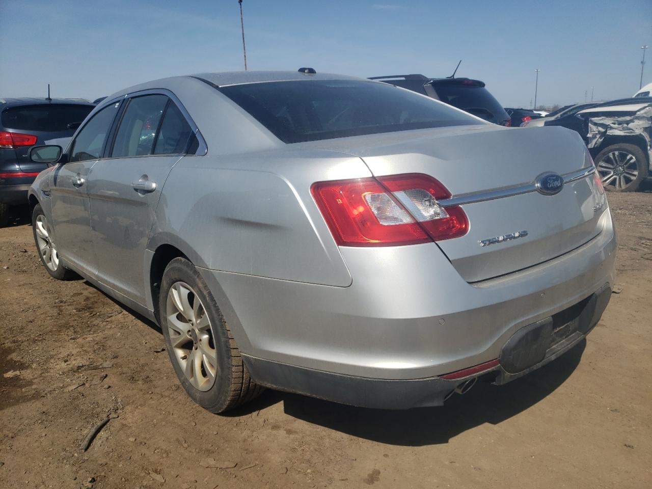 Photo 3 from auction – 2010 FORD TAURUS SEL with VIN 1FAHP2EW6AG132881