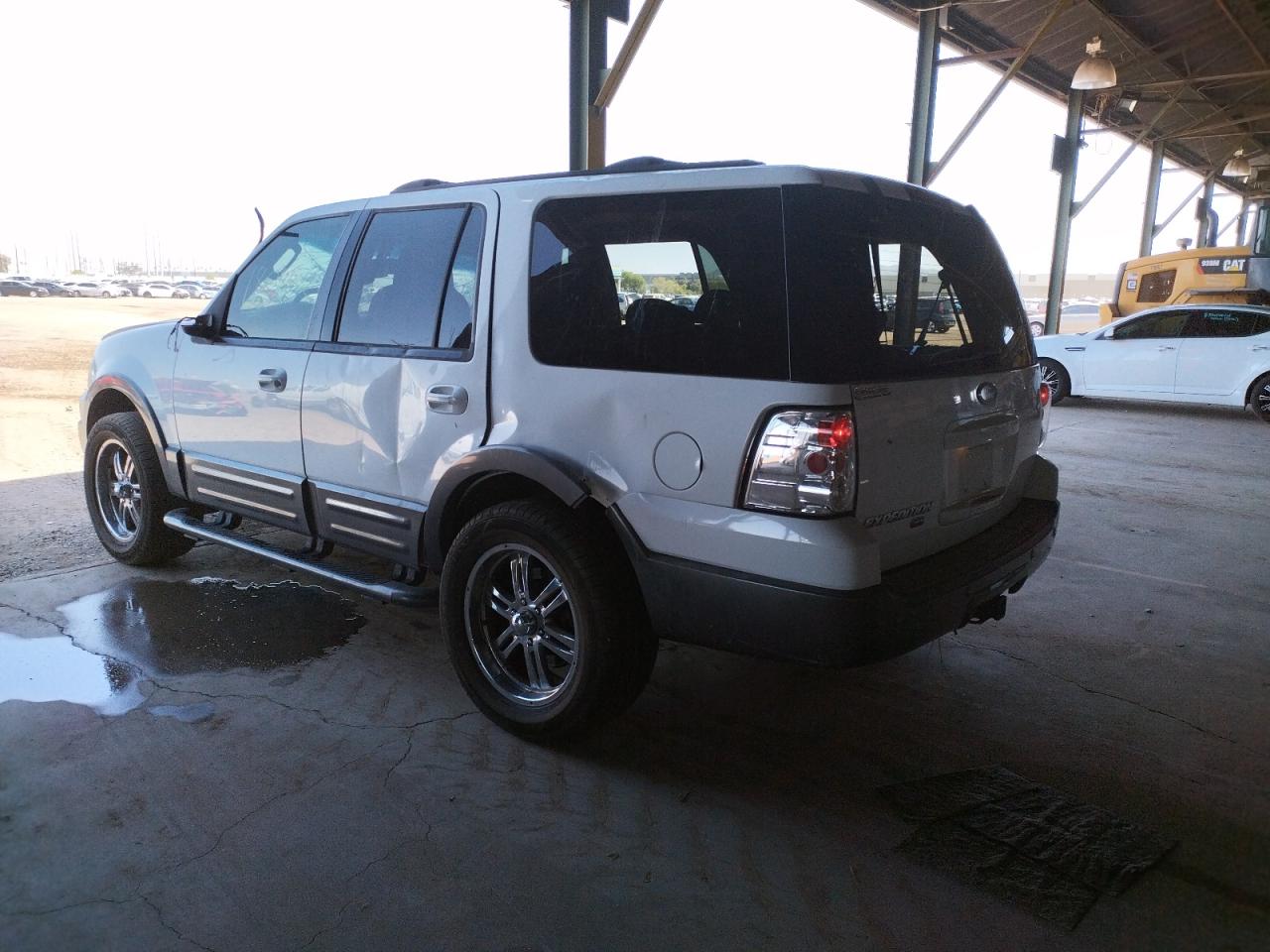 Photo 3 from auction – 2004 FORD EXPEDITION with VIN 1FMPU16L14LB21498