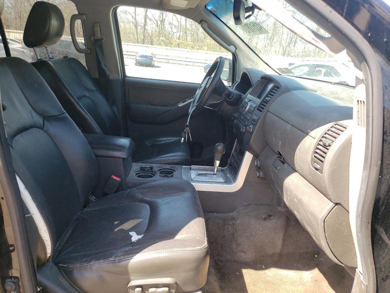 Photo 5 from auction – 2011 NISSAN PATHFINDER with VIN 5N1AR1NB1BC624297