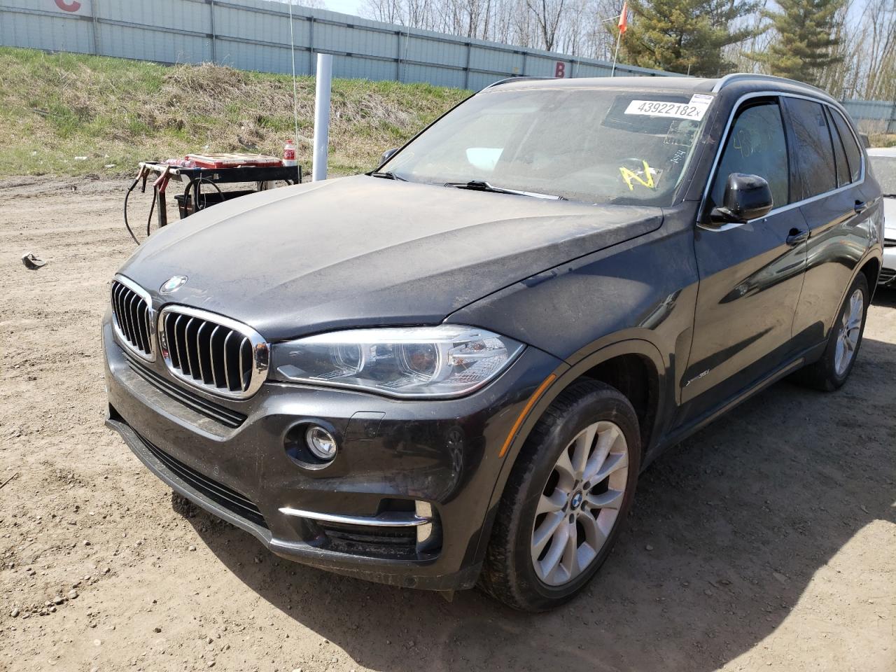 Photo 2 from auction – 2015 BMW X5 XDRIVE3 with VIN 5UXKR0C57F0K63423