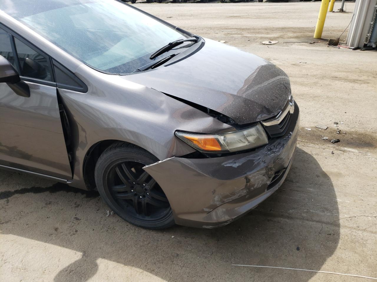 Photo 9 from auction – 2012 HONDA CIVIC LX with VIN 19XFB2F52CE098186