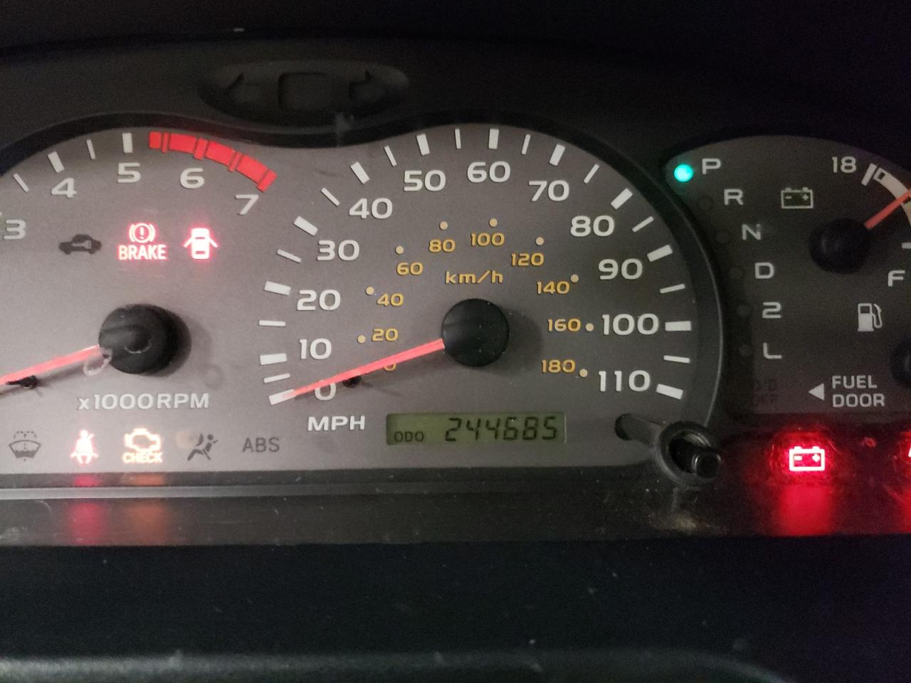 Photo 8 from auction – 2002 TOYOTA SEQUOIA SR with VIN 5TDBT44A62S071570