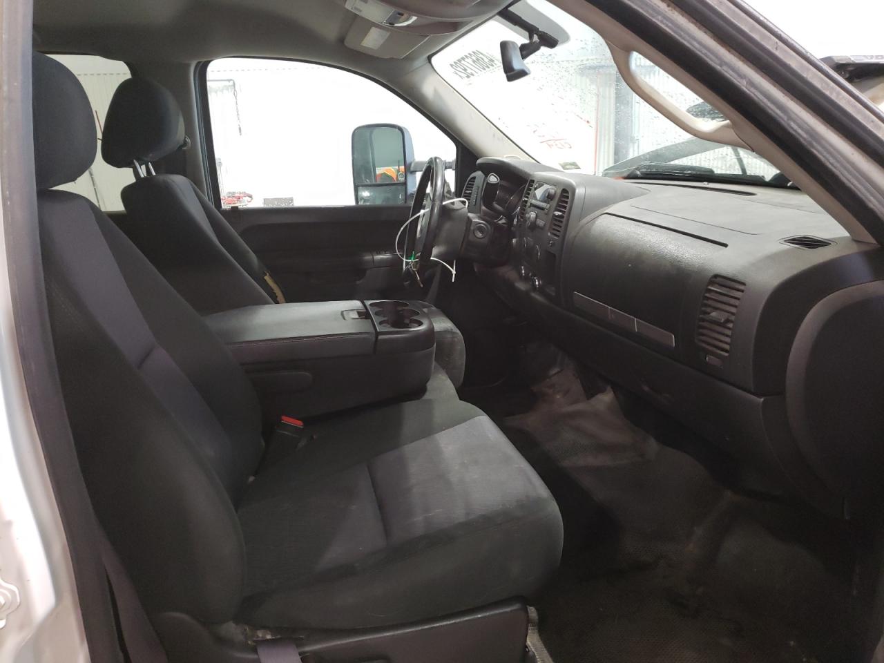 Photo 5 from auction – 2014 GMC SIERRA K35 with VIN 1GT423CG5EF180134