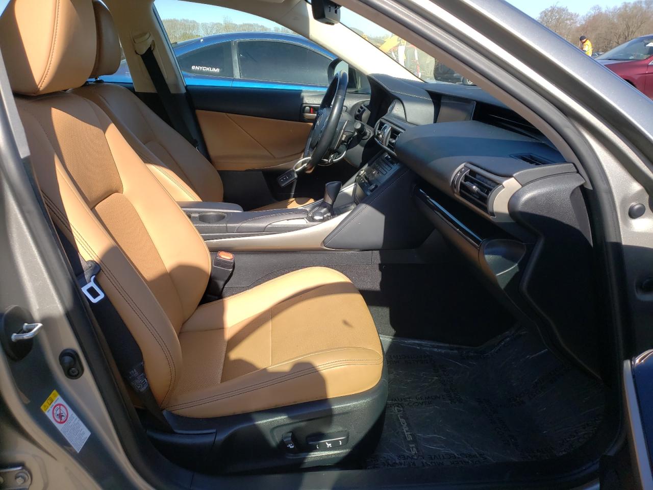 Photo 19 from auction – 2017 LEXUS IS 300 with VIN JTHCM1D28H5022408