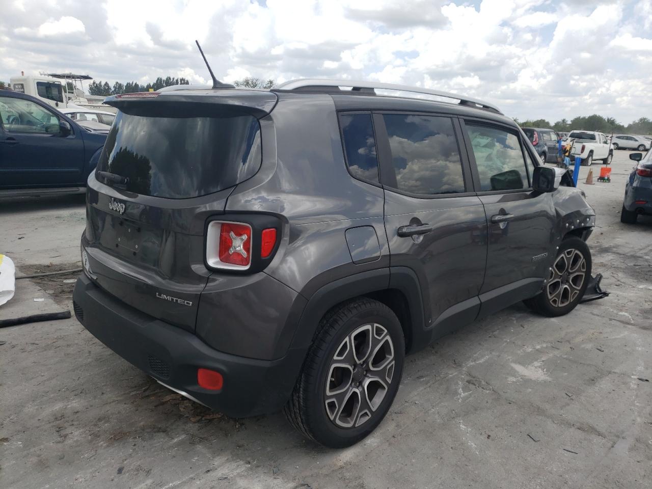 Photo 4 from auction – 2016 JEEP RENEGADE L with VIN ZACCJADT8GPC53947