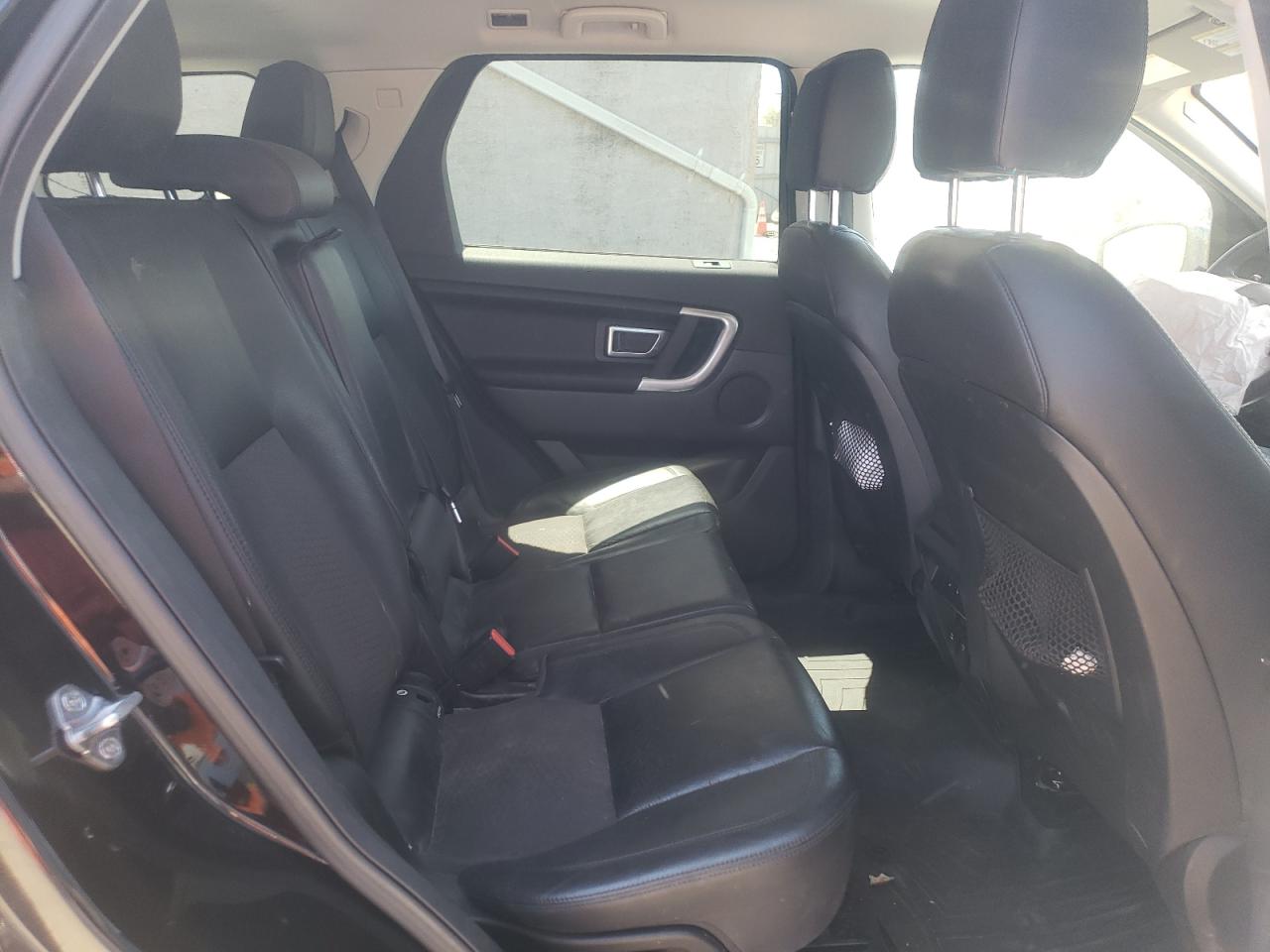 Photo 6 from auction – 2017 LAND ROVER DISCOVERY with VIN SALCP2BG8HH655172