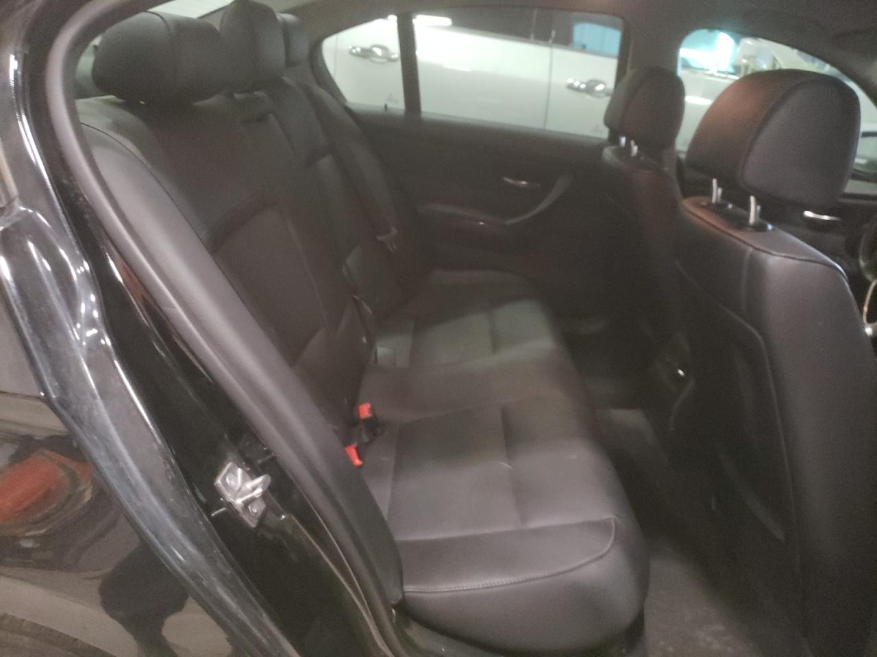 صورة رقم 6 من المزاد - 2011 BMW 328 XI مع VIN WBAPK7C56BA816276