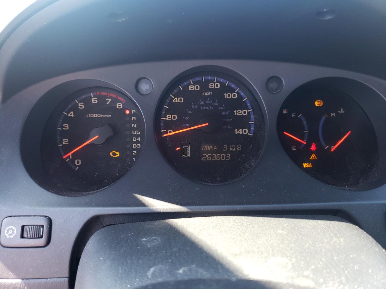 Photo 13 from auction – 2005 ACURA MDX with VIN 2HNYD18275H500771
