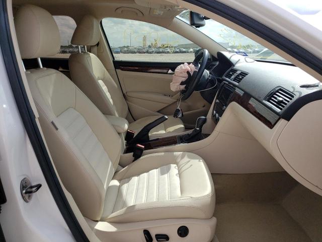 Photo 5 from auction – 2012 VOLKSWAGEN PASSAT SEL with VIN 1VWCN7A35CC033902