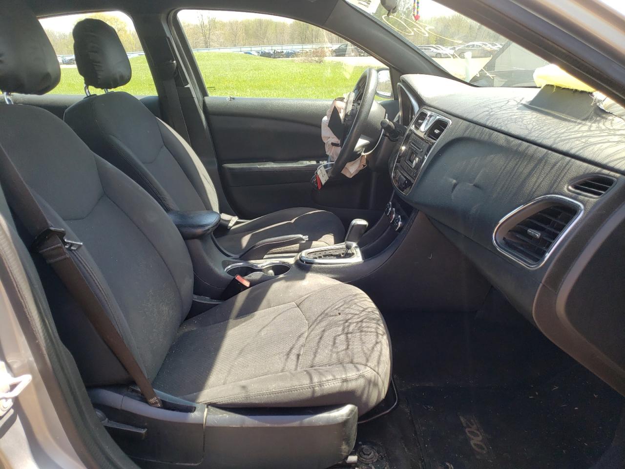 Photo 5 from auction – 2014 CHRYSLER 200 LX with VIN 1C3CCBABXEN211754