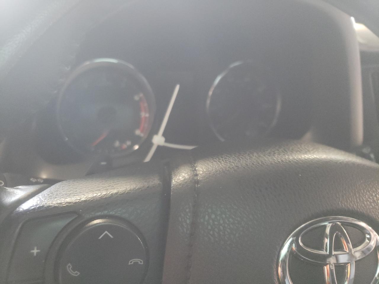 Photo 8 from auction – 2016 TOYOTA RAV4 SE with VIN 2T3JFREV8GW430571