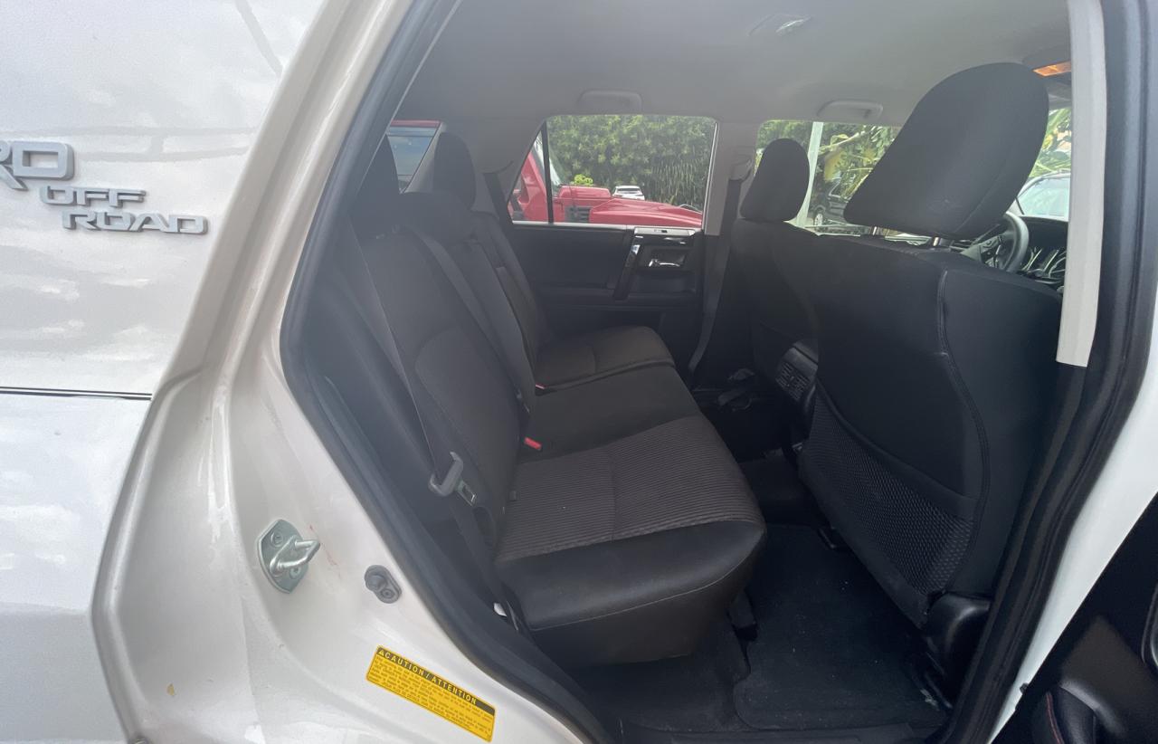 Photo 6 from auction – 2020 TOYOTA 4RUNNER SR with VIN JTEBU5JR6L5749993