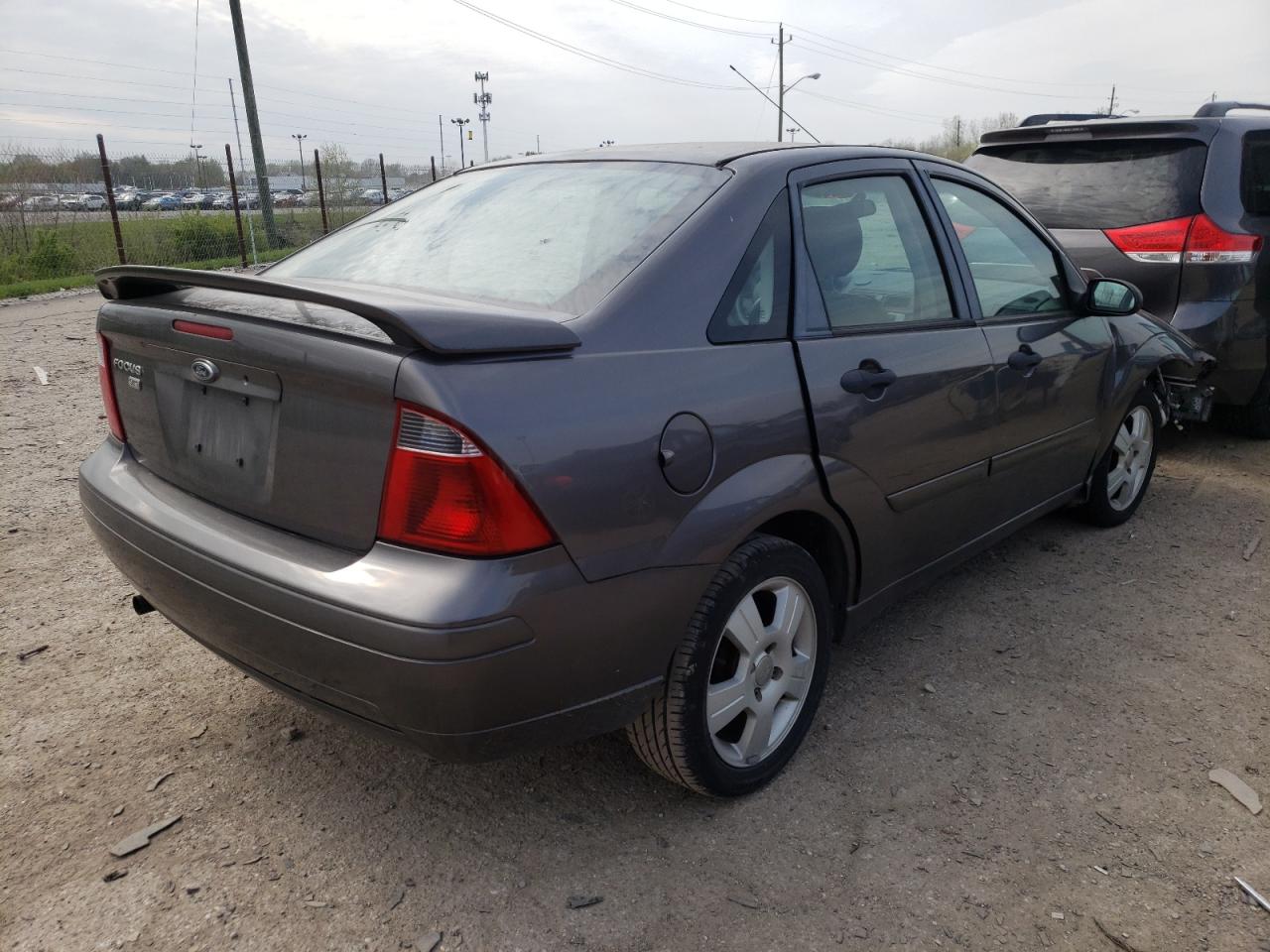 Photo 4 from auction – 2007 FORD FOCUS ZX4 with VIN 1FAHP34N87W216858