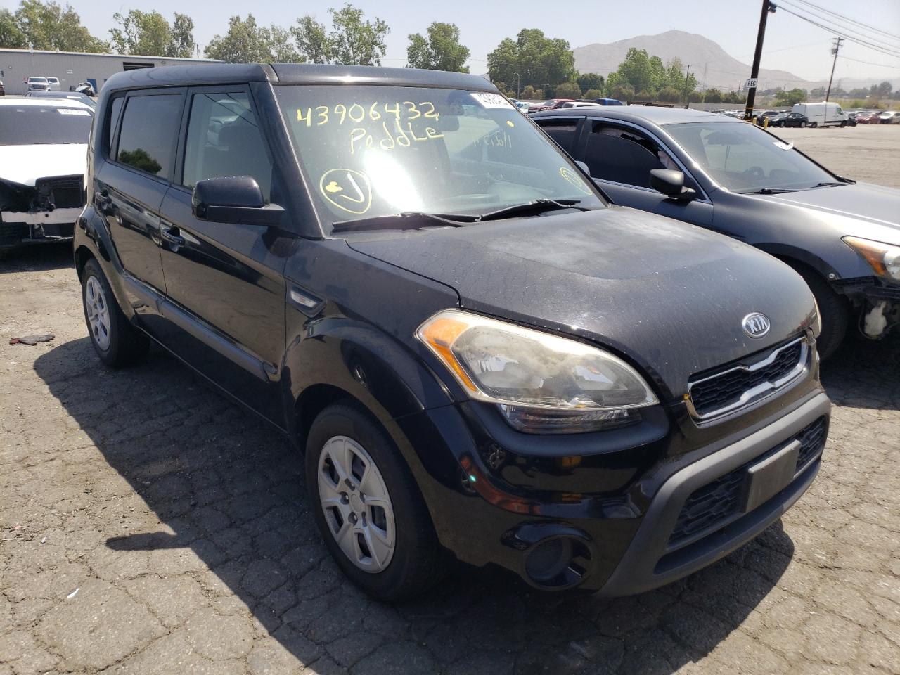 KIA SOUL 2012 with VIN KNDJT2A56C7454850 - Photo from auction