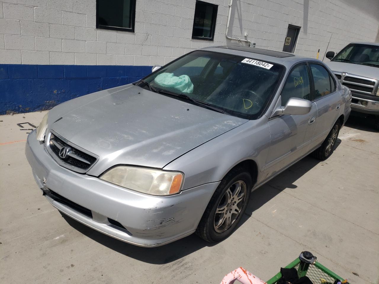 Photo 2 from auction – 2001 ACURA 3.2TL with VIN 19UUA56661A023612